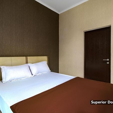 Hotel Arjuna Бекаси Екстериор снимка