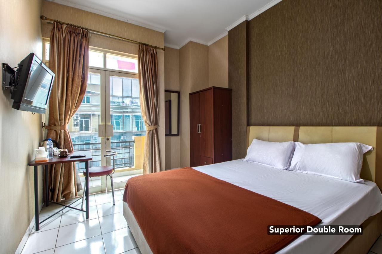 Hotel Arjuna Бекаси Екстериор снимка