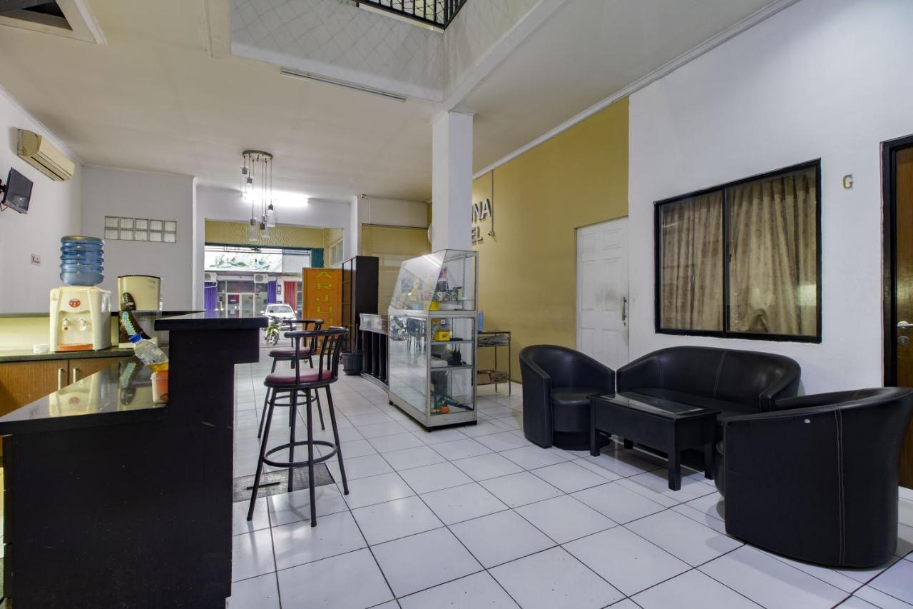 Hotel Arjuna Бекаси Екстериор снимка